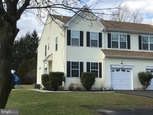 34 MAPLE AVE, Line Lexington, PA 18932