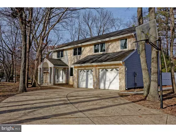 8 CHIPPENHAM DR, Voorhees, NJ 08043