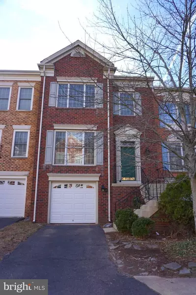 5129 WOODFIELD DR, Centreville, VA 20120