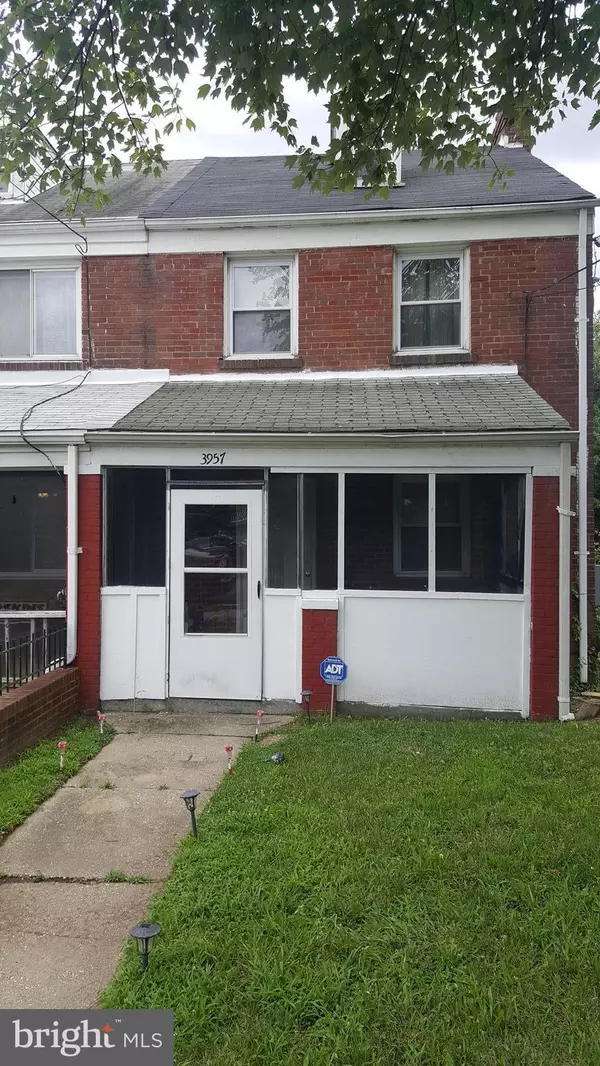 3957 AMES ST NE, Washington, DC 20019