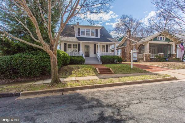 4 CEDAR ST, Alexandria, VA 22301