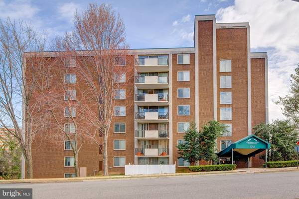 1515 ARLINGTON RIDGE RD S #606, Arlington, VA 22202