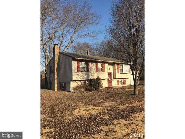 8 FENWICK LN, Pennsville, NJ 08070