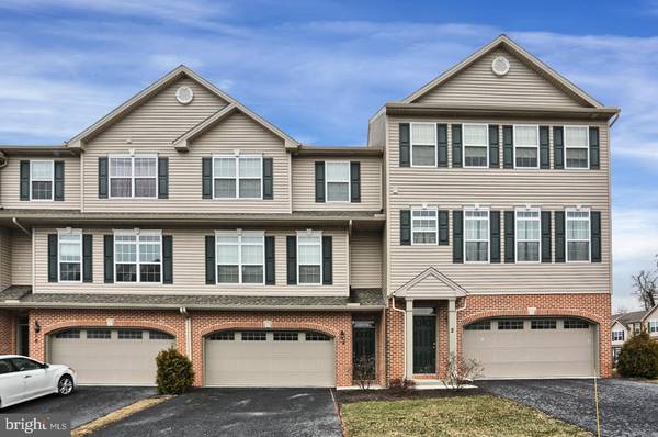 4 JAY CIRCLE #802, Lemoyne, PA 17043