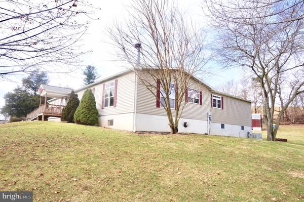 287 SWEET ARROW LAKE RD, Pine Grove, PA 17963