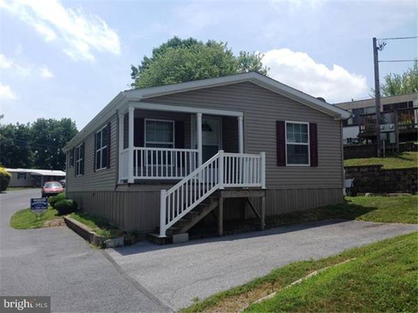 3 CRYSTAL DR, Manheim, PA 17545