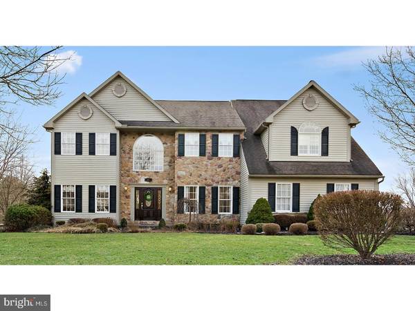 502 FARMINGDALE DR, Douglassville, PA 19518