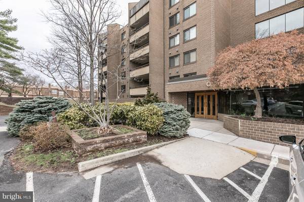 1 HIGH STEPPER CT #305, Pikesville, MD 21208