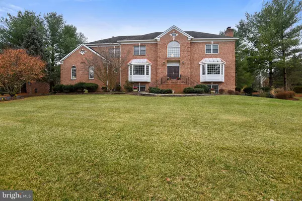 10005 PARK ROYAL DR, Great Falls, VA 22066