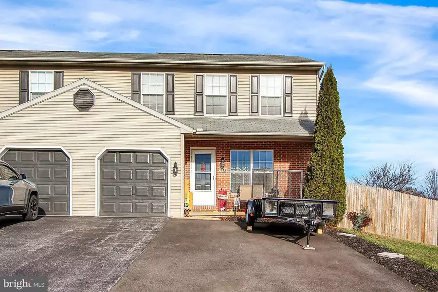 1935 WYATT CIR, Dover, PA 17315