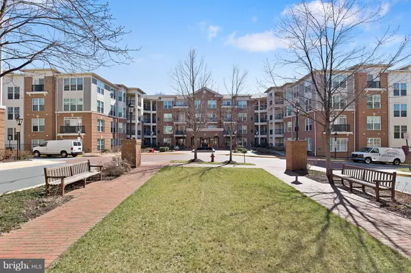 2903 SAINTSBURY PLZ #402, Fairfax, VA 22031