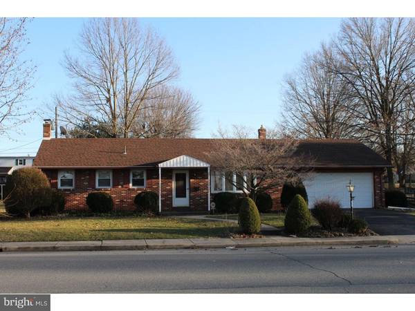 424 W GREENWAY ST, Fleetwood, PA 19522