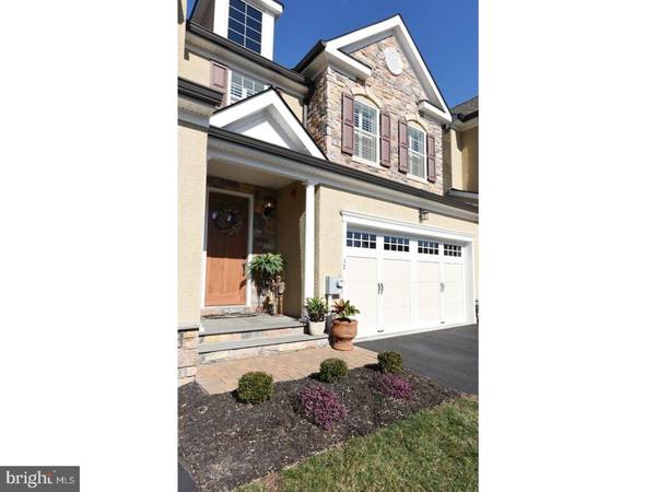 17 STONEHAVEN CIR, Glen Mills, PA 19342