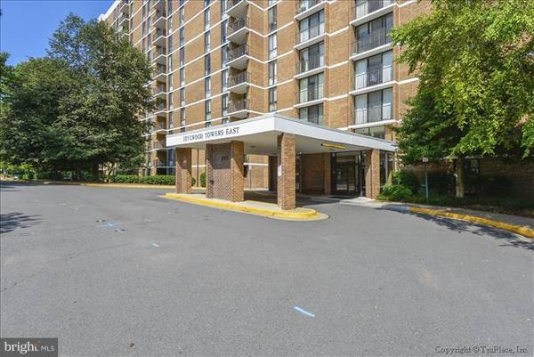 2300 PIMMIT DR #406, Falls Church, VA 22043