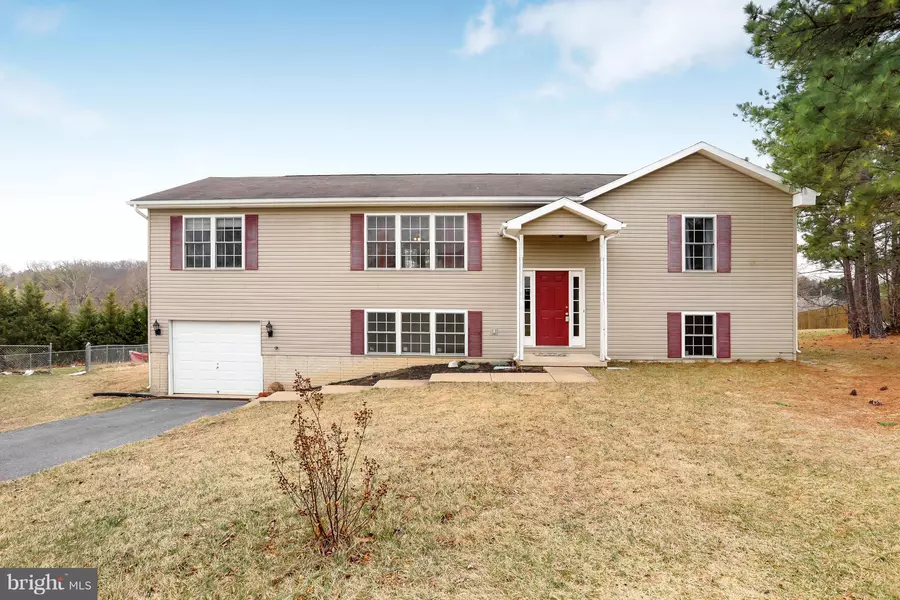 388 GROVE FARM LN, Martinsburg, WV 25404