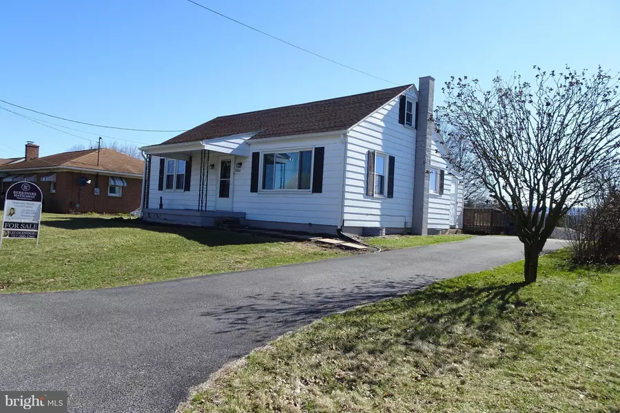 7782 SCENIC DR, Shippensburg, PA 17257