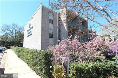 8 CANTERBURY SQ #201, Alexandria, VA 22304