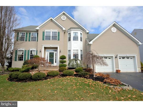 10 VAN GOGH DR, East Windsor, NJ 08520