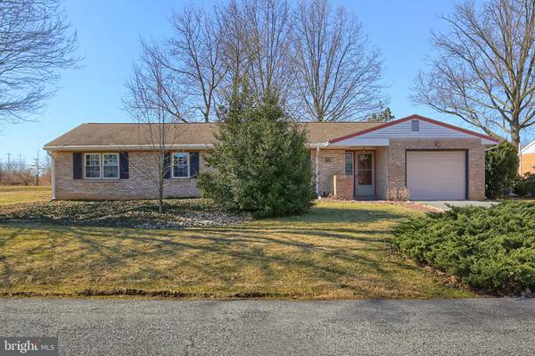 17 OAKWOOD AVE, Mechanicsburg, PA 17055