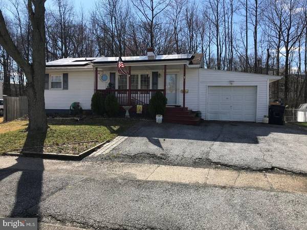 12 HOLDEN DR, New Castle, DE 19720