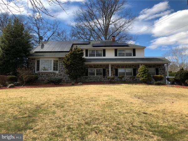 225 WAYNE DR, Cinnaminson, NJ 08077