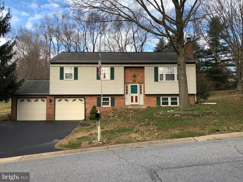 360 SPRING HILL LN, Columbia, PA 17512