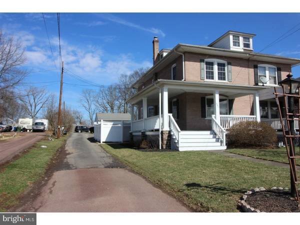 867 MAIN ST, Harleysville, PA 19438