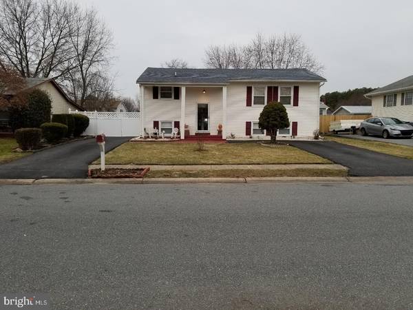 611 POSTFIELD RD, Newark, DE 19713