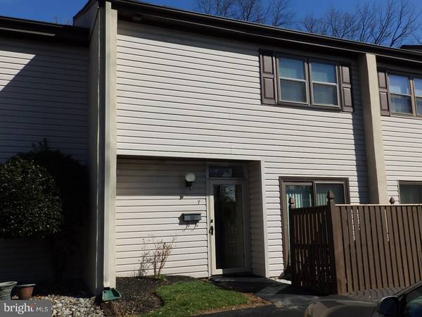 7 N HUNTERS WAY, Hatboro, PA 19040