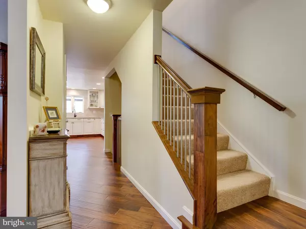 Springfield, VA 22152,8927 PARK FOREST DR