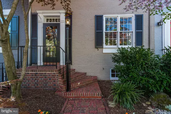 3032 DENT PL NW, Washington, DC 20007