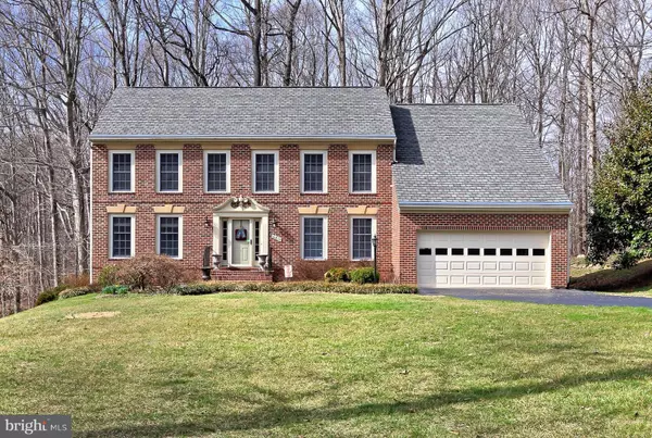 6810 OLD STONE FENCE RD, Fairfax Station, VA 22039