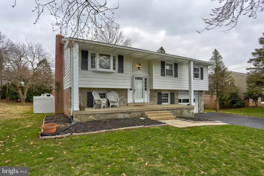 11 FRESH MEADOW DR, Lancaster, PA 17603