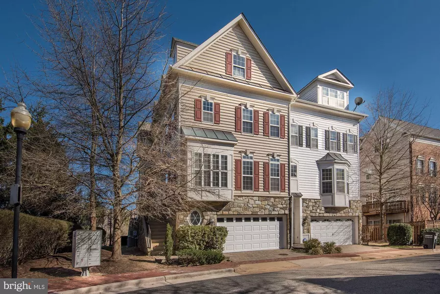 4915 GARDNER DR, Alexandria, VA 22304