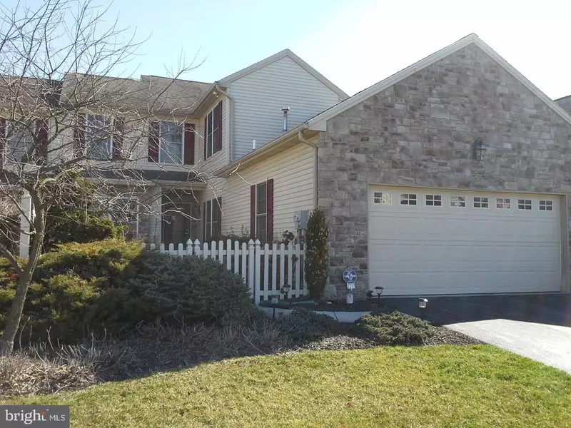 2277 SOUTHPOINT DR, Hummelstown, PA 17036