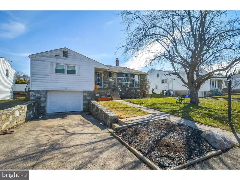 136 STRATFORD DR, Philadelphia, PA 19115