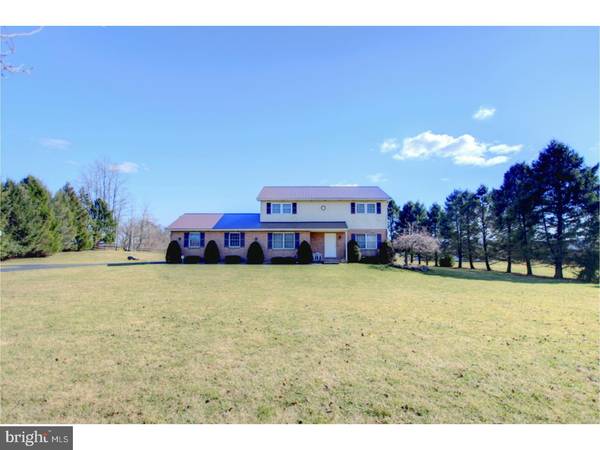 14136 KUTZTOWN RD, Fleetwood, PA 19522