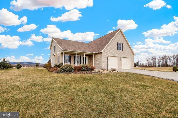 935 RAILROAD LN, Orrtanna, PA 17353