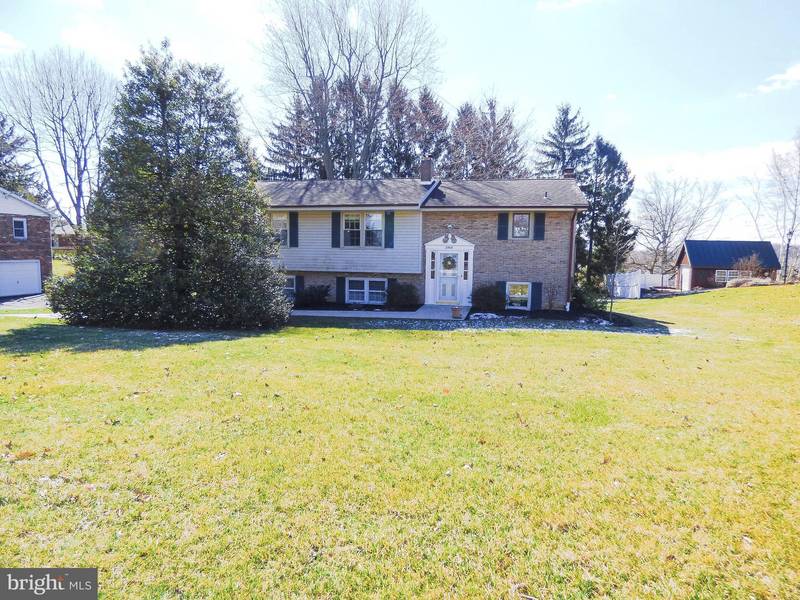 2908 SUNSET DR, Dallastown, PA 17313