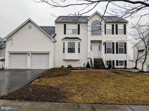 5 QUEENSBORO TER, East Windsor, NJ 08520