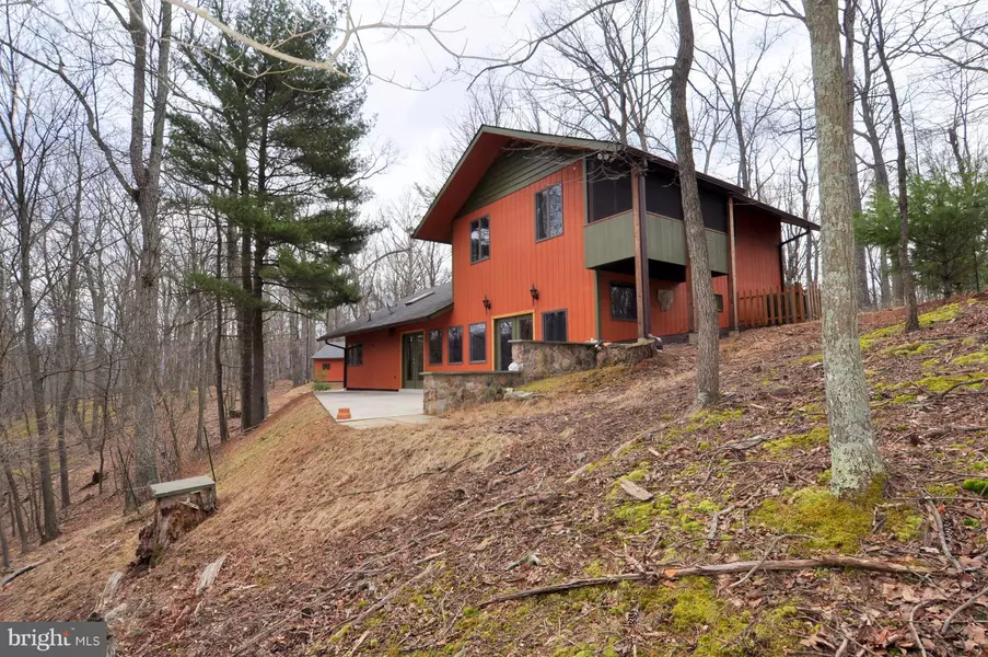 1388 SIDELING MOUNTAIN TRL, Great Cacapon, WV 25422