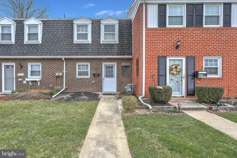 663 COLONY DR, York, PA 17404