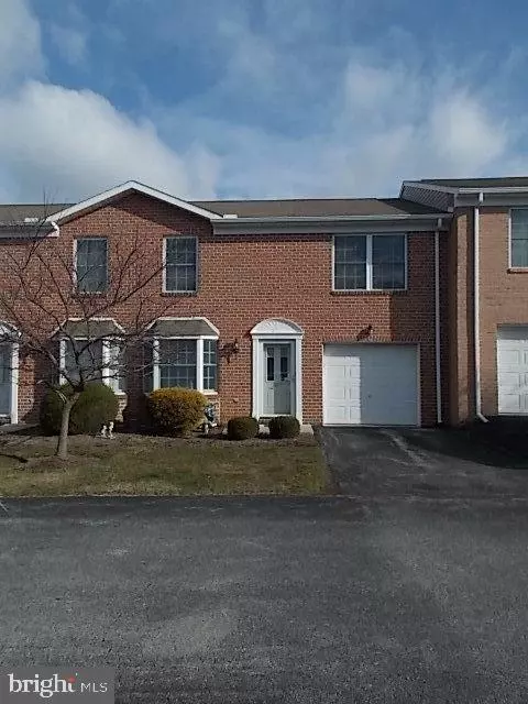 3557 MARK DR, York, PA 17402