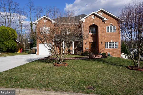 5001 ROSLYN RD, Annandale, VA 22003