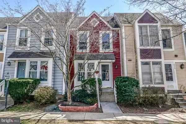 2071 WHISPERWOOD GLEN LN, Reston, VA 20191