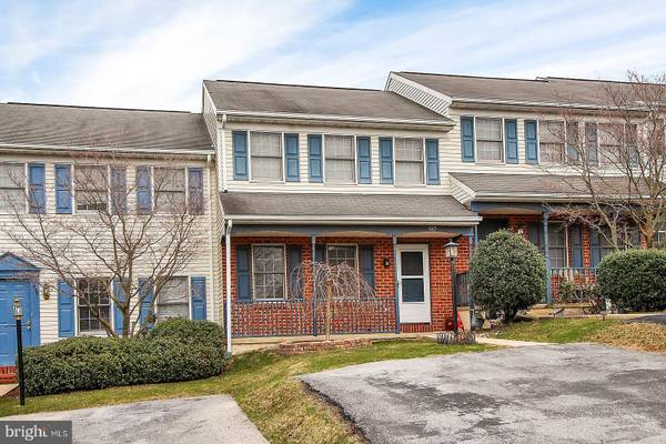 445 ROBIN HILL CIR, York, PA 17404