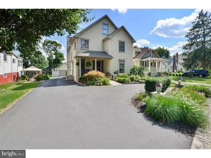 24 E PARK AVE, Maple Shade, NJ 08052