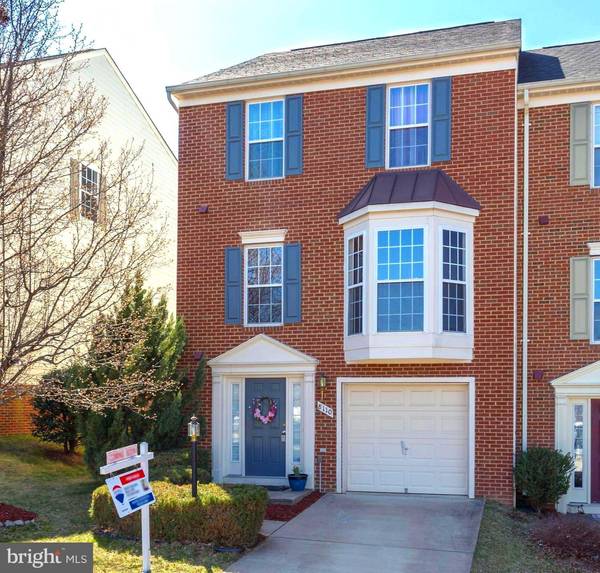 8110 HORSESHOE COTTAGE CIR, Lorton, VA 22079