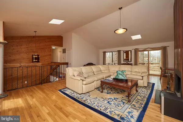 Reston, VA 20191,1906 RAMSTEAD LN