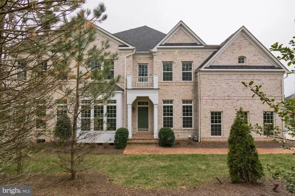 3991 TOPSHAM SQ, Fairfax, VA 22033